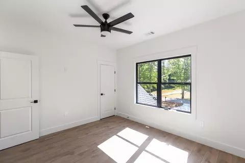 Bedroom - 906 Fairfield Dr, Seneca, SC 29678 photo 5 of 9