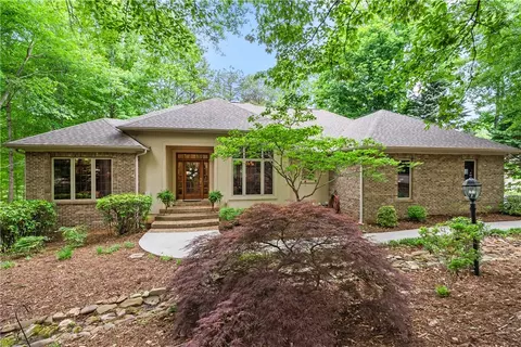 411 Woodridge Dr, Seneca, SC 29672