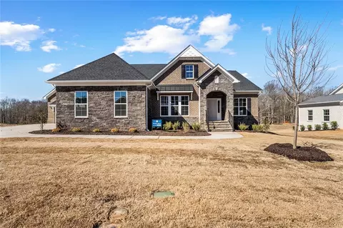 204 Chandler Ct, Easley, SC 29642