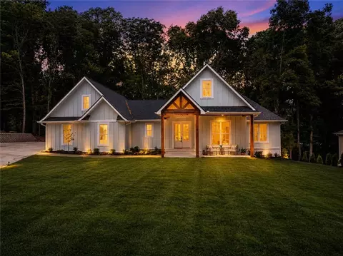 119 Beacon Ridge Cir, Salem, SC 29676