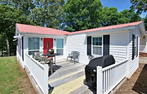 435 Lakewood Dr # A, Townville, SC 29689