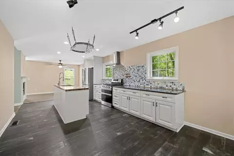 Kitchen - 210 Briarcliff Rd, Central, SC 29630 photo 4 of 4