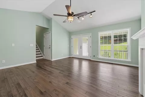 Living - 210 Briarcliff Rd, Central, SC 29630 photo 2 of 4