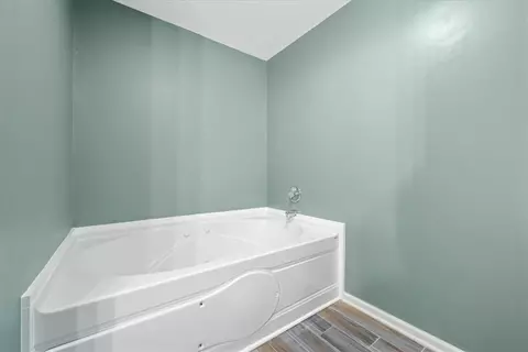 Bath - 210 Briarcliff Rd, Central, SC 29630 photo 5 of 6