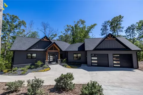 709 Keowee Bay Cir, Salem, SC 29676