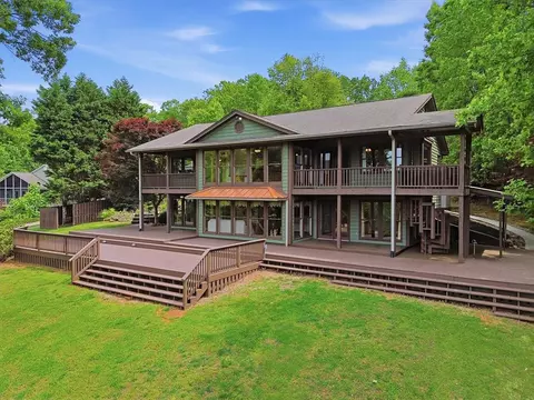 100 Brittany Way, Pickens, SC 29671