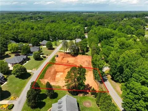 108 Pinion Ln, Anderson, SC 29621