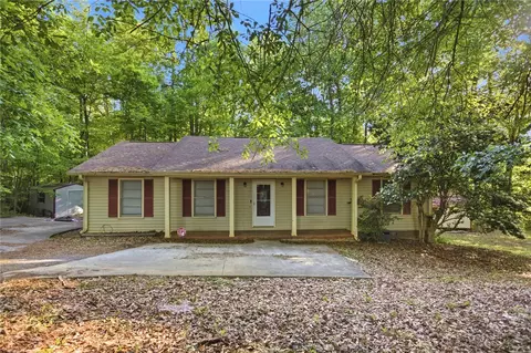 858 Robinhood Dr, Walhalla, SC 29691
