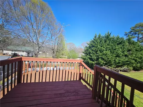 Exterior - 102 Meadow Dr # B, Seneca, SC 29678 photo 4 of 4