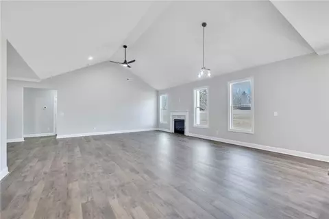Living - 2009 Aberdeen Ln, Walhalla, SC 29691 photo 4 of 4