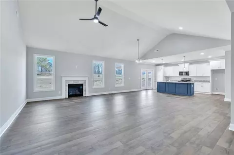 Living - 2009 Aberdeen Ln, Walhalla, SC 29691 photo 1 of 4