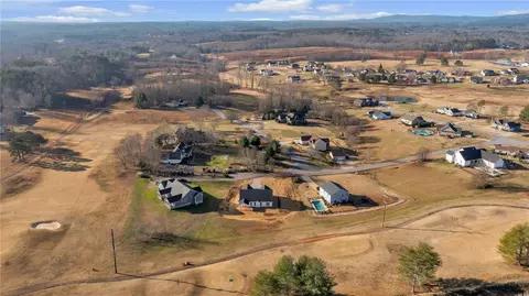 View/Area - 2009 Aberdeen Ln, Walhalla, SC 29691 photo 4 of 6