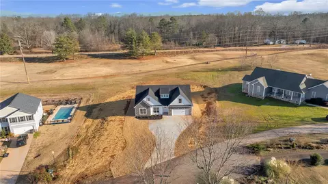 View/Area - 2009 Aberdeen Ln, Walhalla, SC 29691 photo 1 of 6