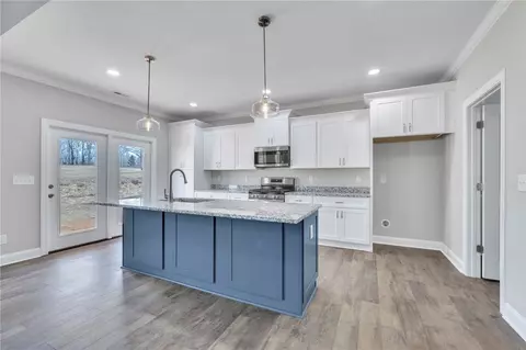 Kitchen - 2009 Aberdeen Ln, Walhalla, SC 29691 photo 1 of 3