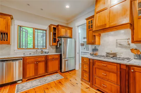 Kitchen - 102 Granny Gear Rd, Sunset, SC 29685 photo 3 of 4