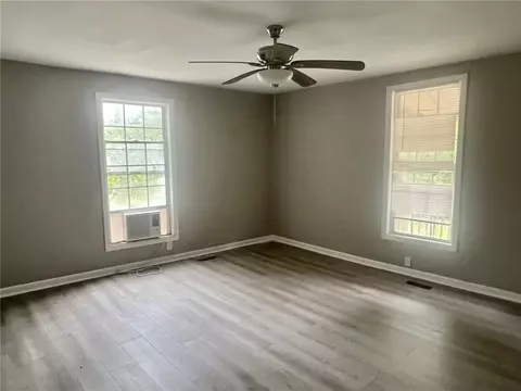 Living - 301 Hammett St, Honea Path, SC 29654 photo 3 of 3