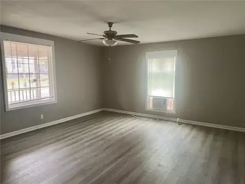 Living - 301 Hammett St, Honea Path, SC 29654 photo 2 of 3