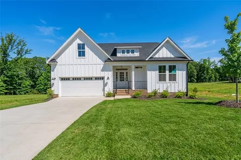 334 Summerall Dr, Anderson, SC 29621