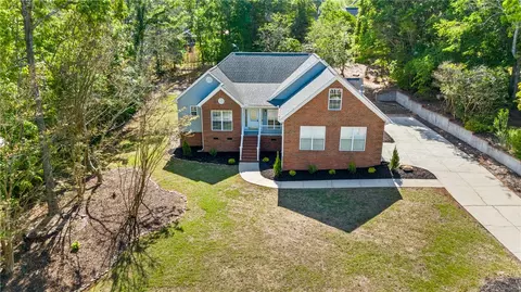200 Holly Chase Dr, Piedmont, SC 29673