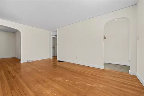 Living - 5002 Corinth Dr, Seneca, SC 29672 photo 3 of 3