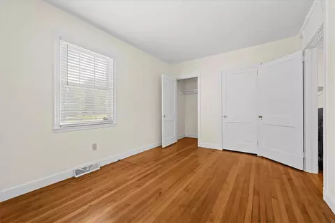 Bedroom - 5002 Corinth Dr, Seneca, SC 29672 photo 4 of 7