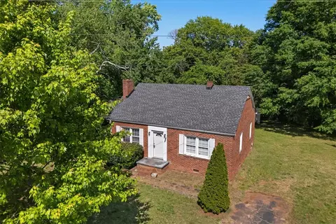 Exterior - 5002 Corinth Dr, Seneca, SC 29672 photo 8 of 8
