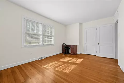 Bedroom - 5002 Corinth Dr, Seneca, SC 29672 photo 6 of 7