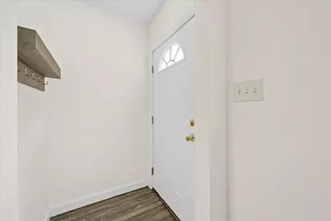 Entry Way - 5002 Corinth Dr, Seneca, SC 29672 photo 1 of 3