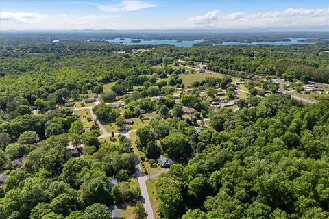 View/Area - 5002 Corinth Dr, Seneca, SC 29672 photo 10 of 12