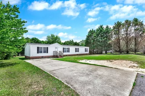 109 Sue Ella Ct, Townville, SC 29689