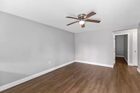 Living - 401 S Cherry St, Seneca, SC 29678 photo 2 of 5