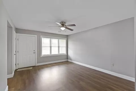 Living - 401 S Cherry St, Seneca, SC 29678 photo 5 of 5