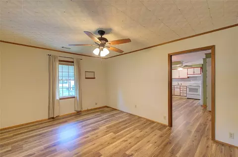 Living - 5064 Keowee School Rd, Seneca, SC 29672 photo 3 of 3