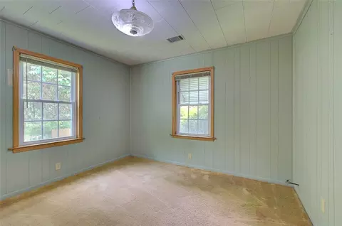 Bedroom - 5064 Keowee School Rd, Seneca, SC 29672 photo 8 of 13
