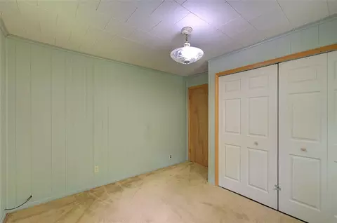 Bedroom - 5064 Keowee School Rd, Seneca, SC 29672 photo 9 of 13