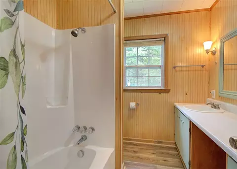 Bath - 5064 Keowee School Rd, Seneca, SC 29672 photo 1 of 2