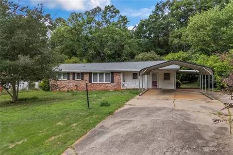 104 Henry Ave, Seneca, SC 29678