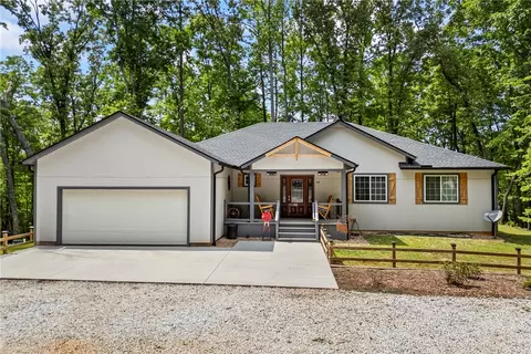 325 Falcons Nest Rd, Walhalla, SC 29691