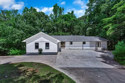 250 Harbor Heights Cir, Lavonia, GA 30553