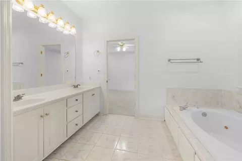 Bath - 110 Brookstone Way, Central, SC 29630 photo 2 of 4