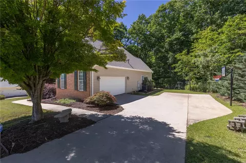 Exterior - 110 Brookstone Way, Central, SC 29630 photo 6 of 8