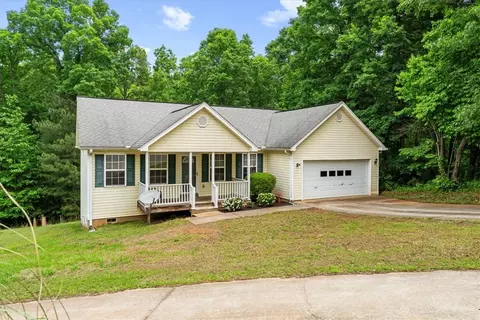 11048 Ferncliff Dr, Seneca, SC 29678