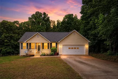 11048 Ferncliff Dr, Seneca, SC 29678