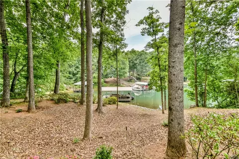 107 Lindos Dr, Seneca, SC 29672 photo 9