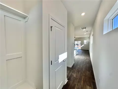 Entry Way - 621 Seaborn Cir, Pendleton, SC 29670 photo 2 of 6