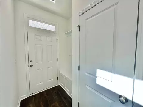 Entry Way - 621 Seaborn Cir, Pendleton, SC 29670 photo 1 of 6
