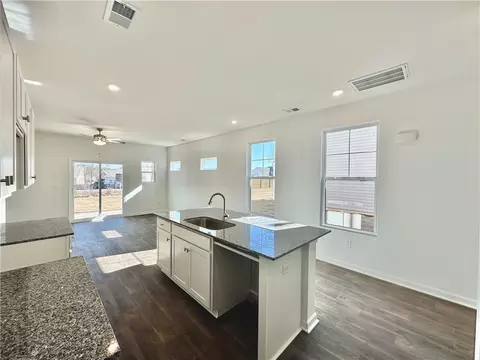Kitchen - 621 Seaborn Cir, Pendleton, SC 29670 photo 2 of 3