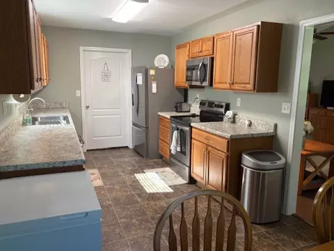 Kitchen - 198 Exeter Ct, Anderson, SC 29621 photo 2 of 2