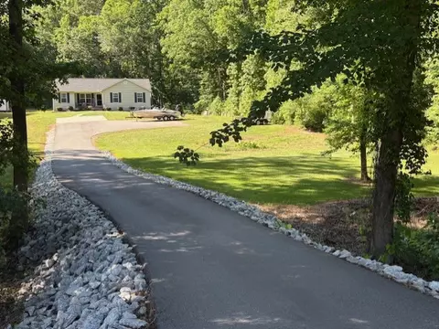 Exterior - 198 Exeter Ct, Anderson, SC 29621 photo 3 of 9