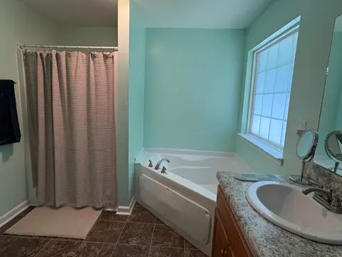 Bath - 198 Exeter Ct, Anderson, SC 29621 photo 3 of 3